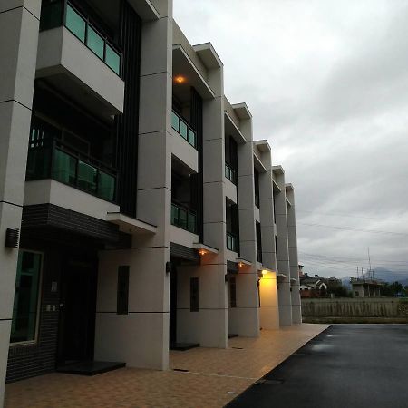 Smile Castle Apartment Luodong Bagian luar foto