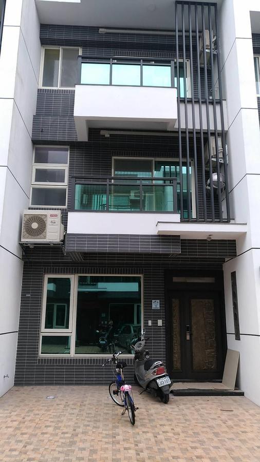Smile Castle Apartment Luodong Bagian luar foto